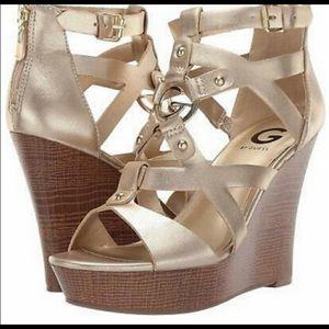EUC G by Guess "Dodge" gold tone wedge sandals